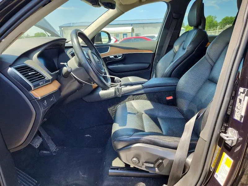 VOLVO XC90 2021 VIN YV4A221K5M1748833