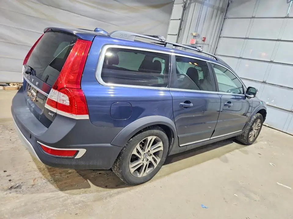 2015 VOLVO XC70