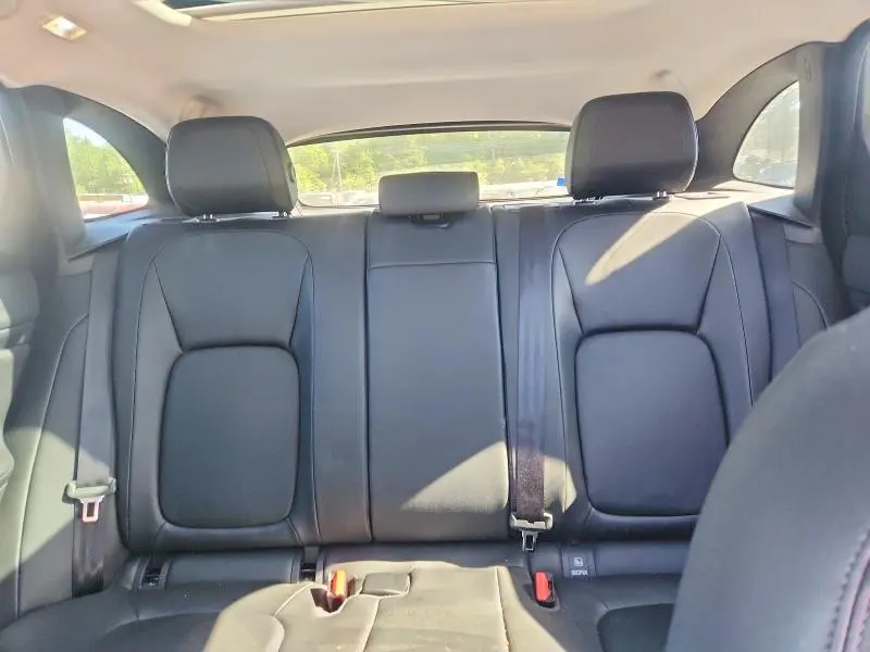 JAGUAR F-PACE 2018 VIN SADCJ2EV3JA251153