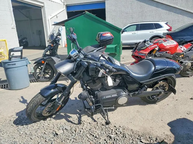 VICTORY MOTORCYCLE 2013