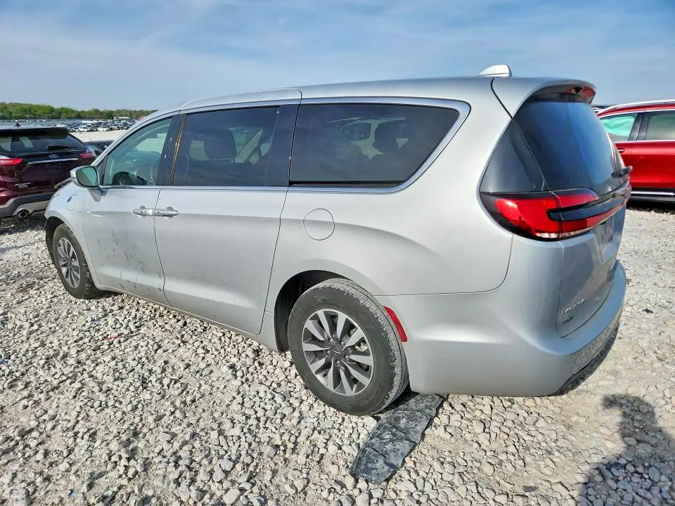 CHRYSLER PACIFICA 2022 VIN 2C4RC1L72NR134891