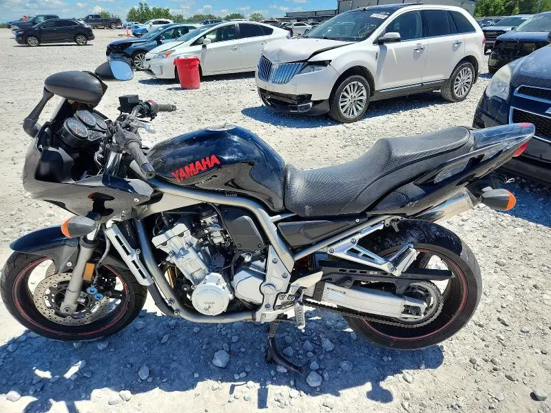YAMAHA FZS10 2001