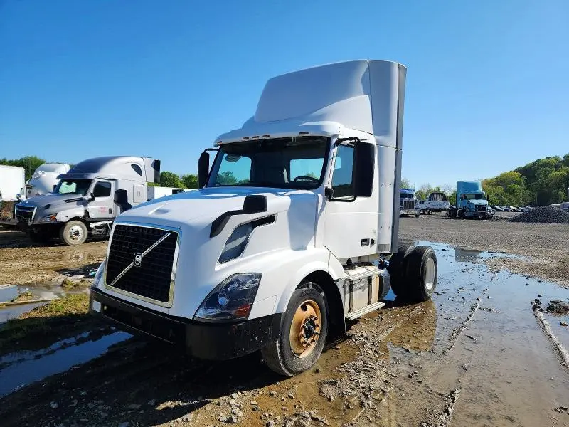 VOLVO VN 2017 VIN 4V4N39TG0HN977426