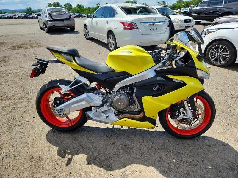 APRILIA MOTORCYCLE 2022