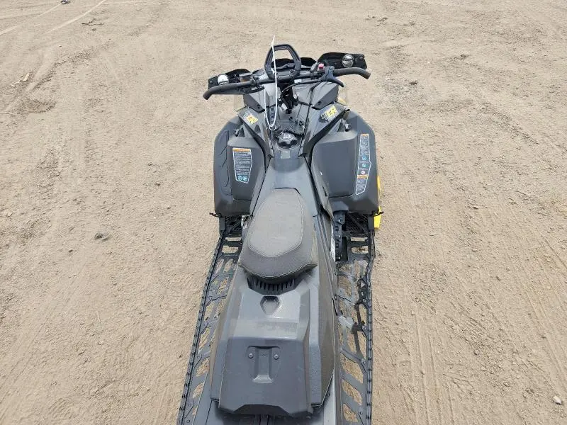 SKI-DOO SUMMIT NEO 2024