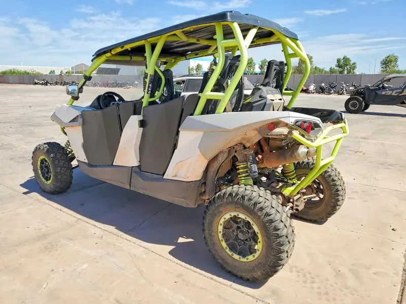CAN-AM SIDEBYSIDE 2015