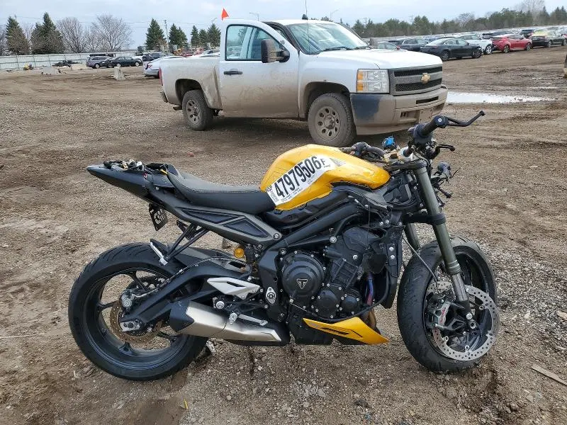 TRIUMPH STREET 2024