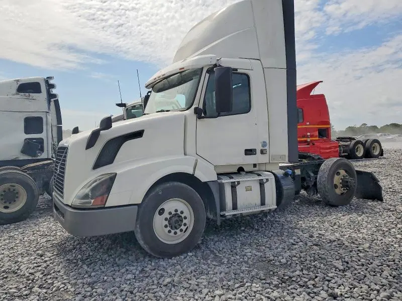 VOLVO VN 2017 VIN 4V4N39TG3HN988064