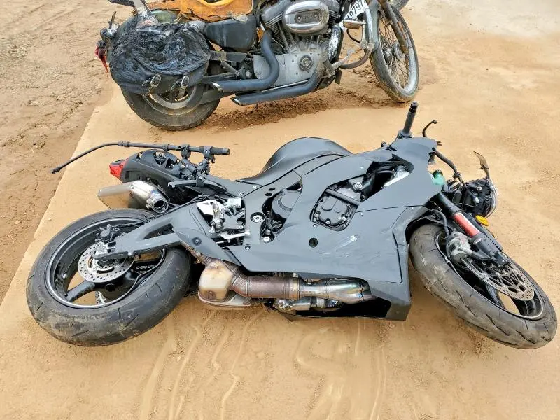 KAWASAKI ZX1002 L 2025