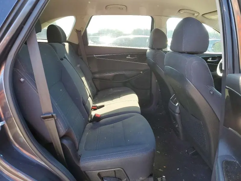 KIA SORENTO 2018 VIN 5XYPGDA39JG362768