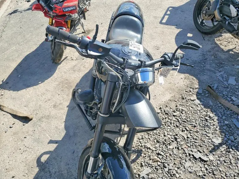 VICTORY MOTORCYCLE 2013