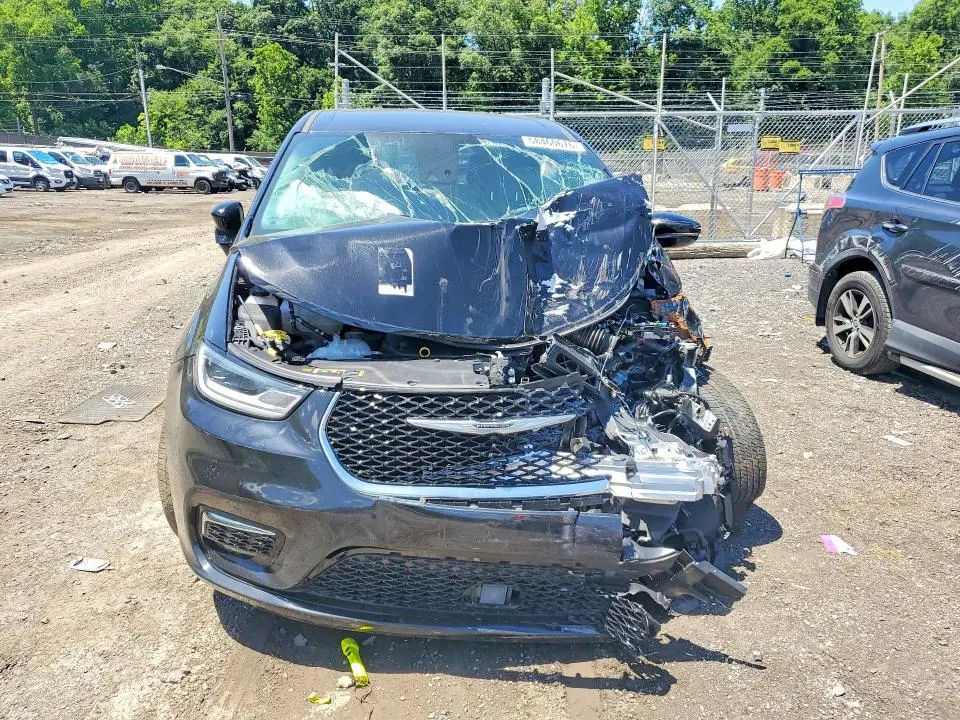 CHRYSLER PACIFICA 2025 VIN 2C4RC1S75SR573922
