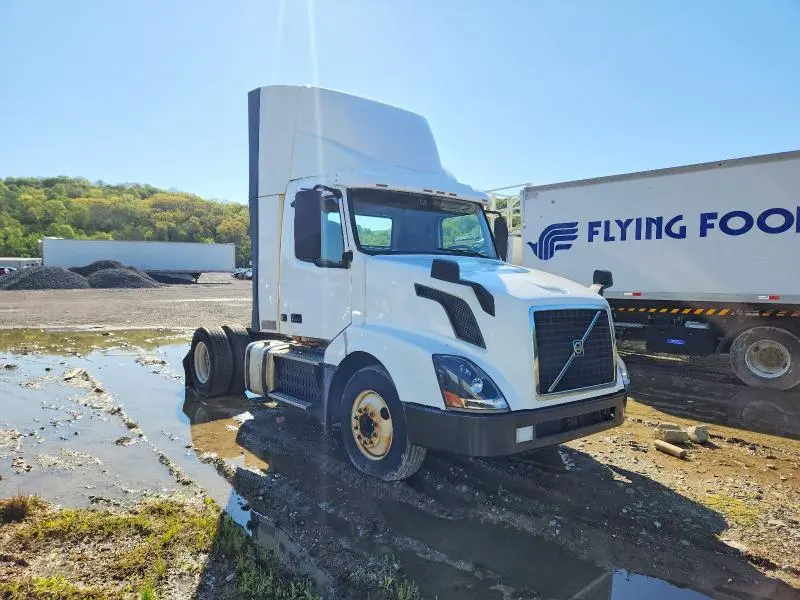 VOLVO VN 2017 VIN 4V4N39TG0HN977426