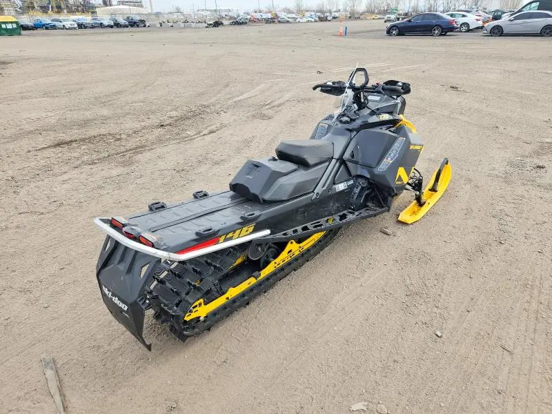 SKI-DOO SUMMIT NEO 2024