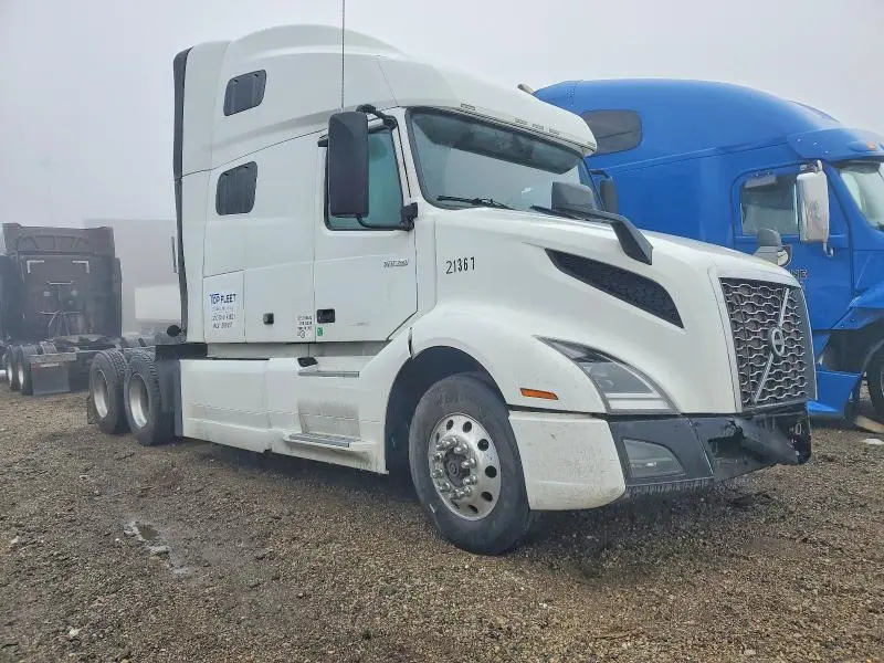 2020 VOLVO VN