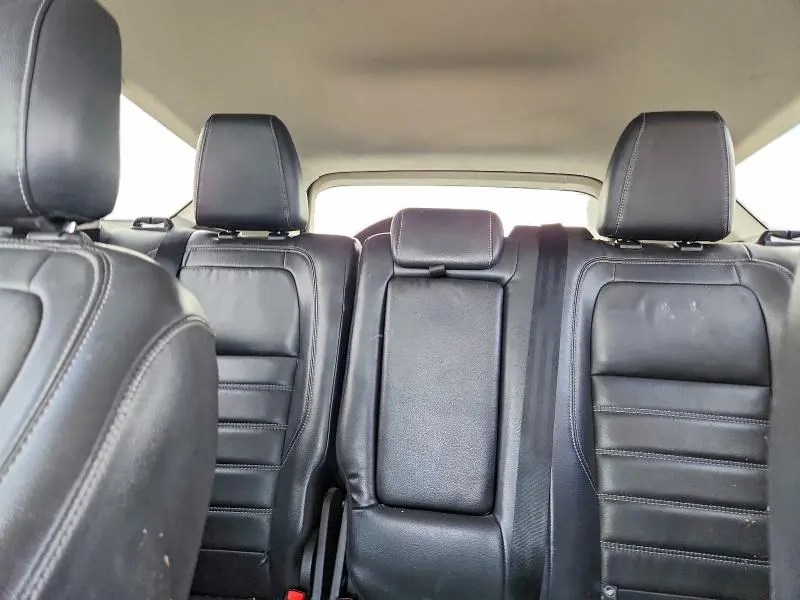 FORD ESCAPE 2018 VIN 1FMCU9J90JUC79488