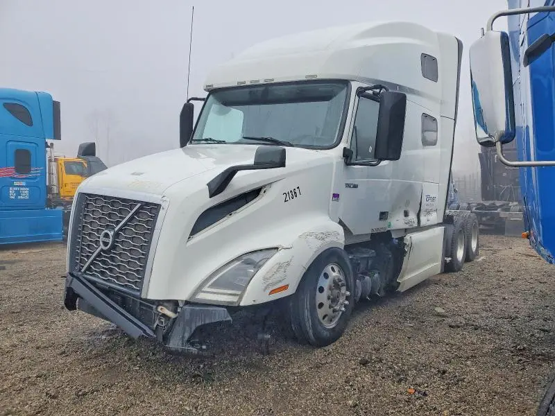 2020 VOLVO VN